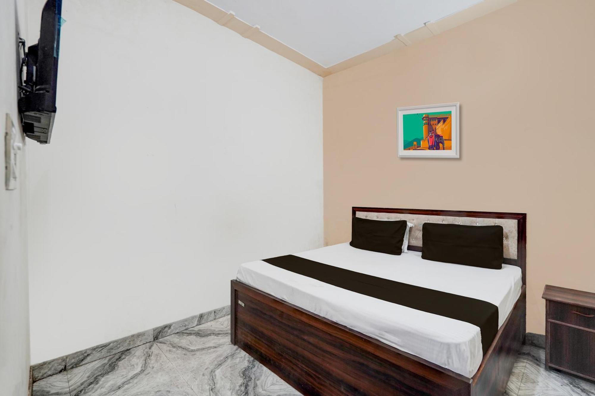 Oyo Hotel Maharaja Palace Meerut Exterior foto